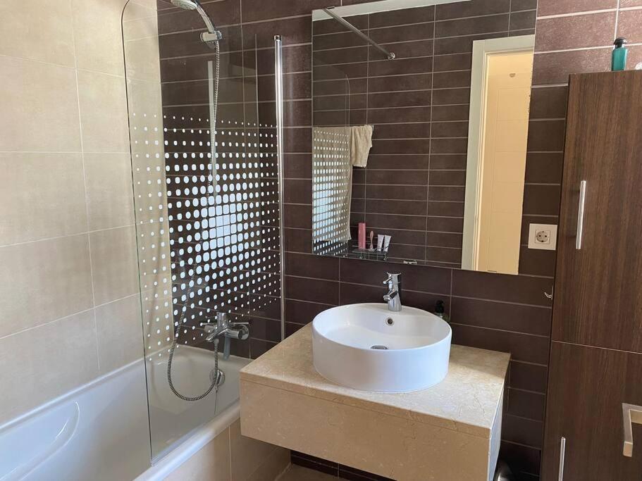 Penthouse Seaview And Golf Valle Romano אסטפונה מראה חיצוני תמונה