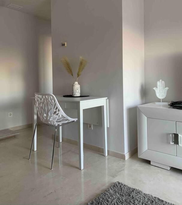 Penthouse Seaview And Golf Valle Romano אסטפונה מראה חיצוני תמונה