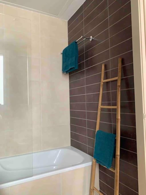 Penthouse Seaview And Golf Valle Romano אסטפונה מראה חיצוני תמונה